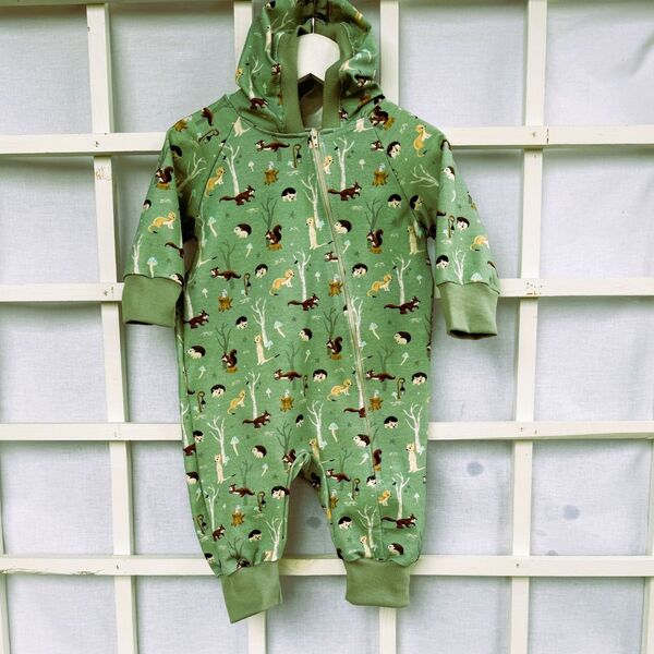 Mets&auml;nel&auml;imet huppuhaalari